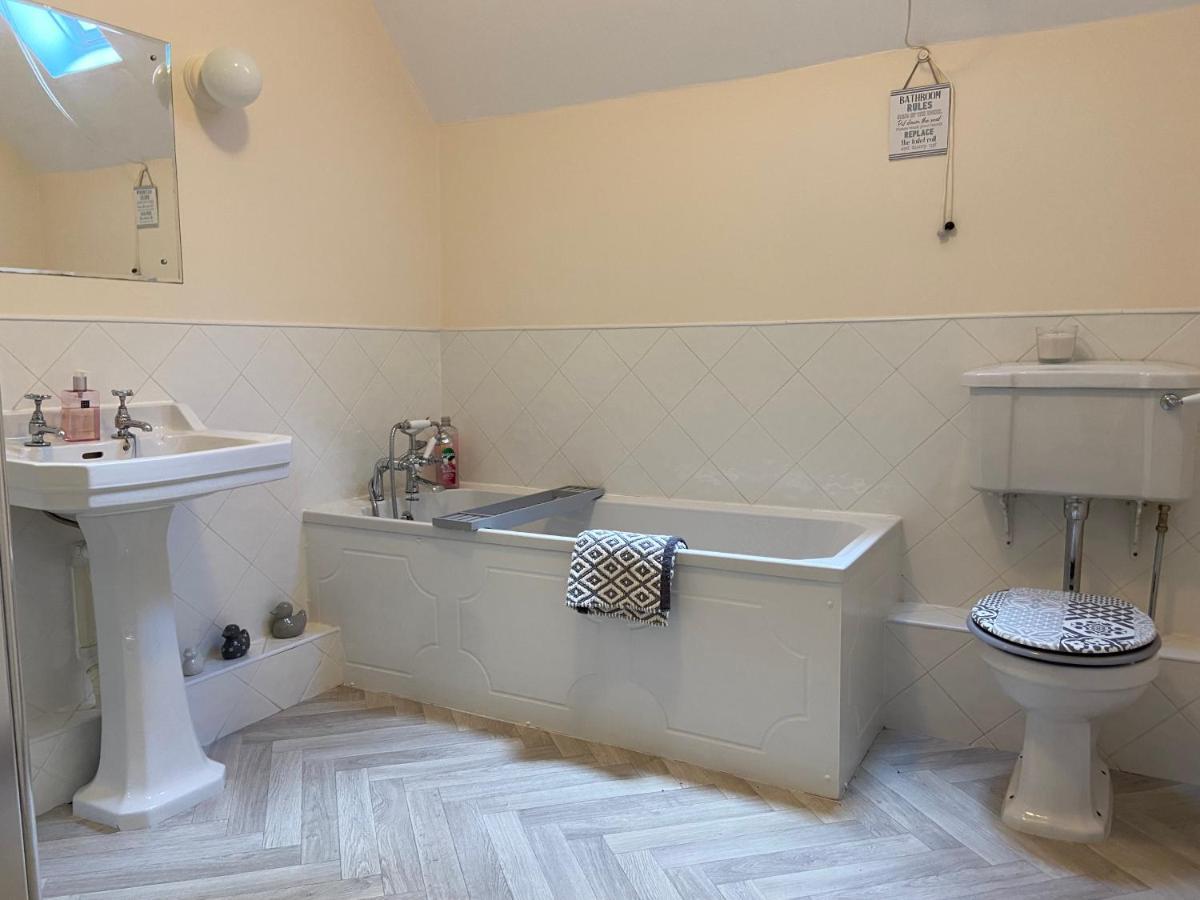 Fabulous 2 Bedroom House Just Outside Edinburgh Auchendinny エクステリア 写真